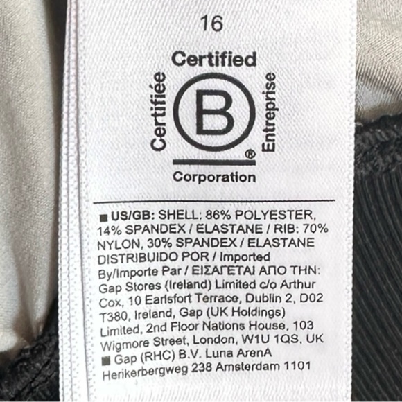 Athleta Activewear Shorts Size 16 NWT Black Floral Brooklyn Slim Semi Fitted - Picture 9 of 10